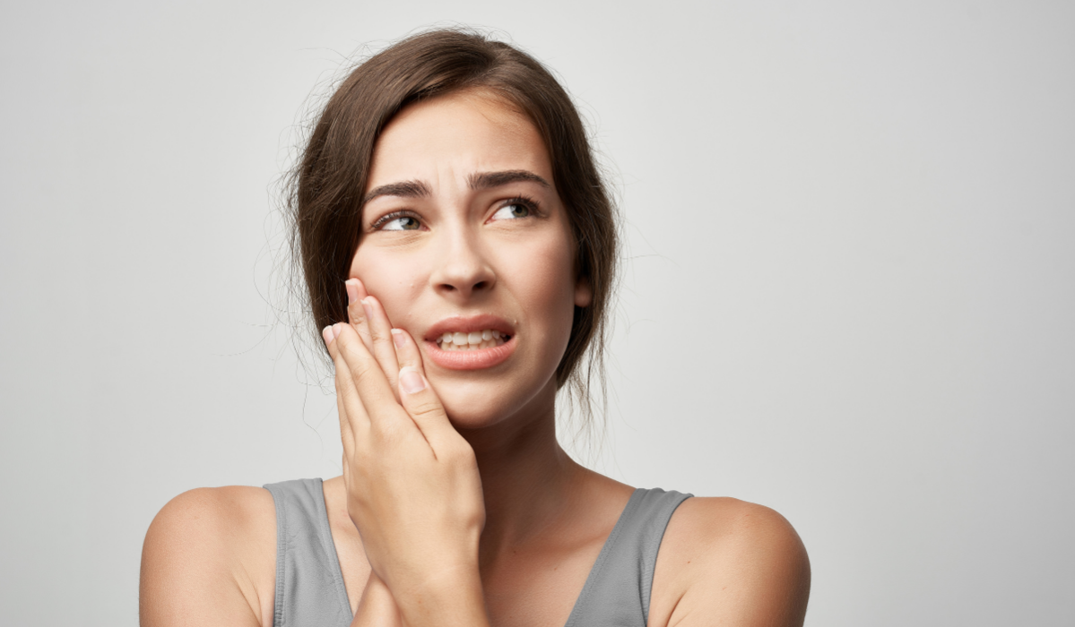Emergency dentist first aid techniques demonstrated at Dunnville Dentistry clinic