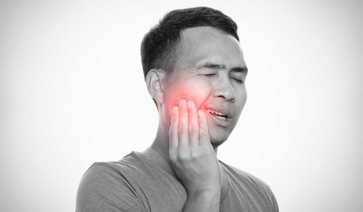 Emergency dentist treating knocked-out tooth at Dentistry Dunnville Emergency dentist treating knocked-out tooth at Dentistry Dunnville